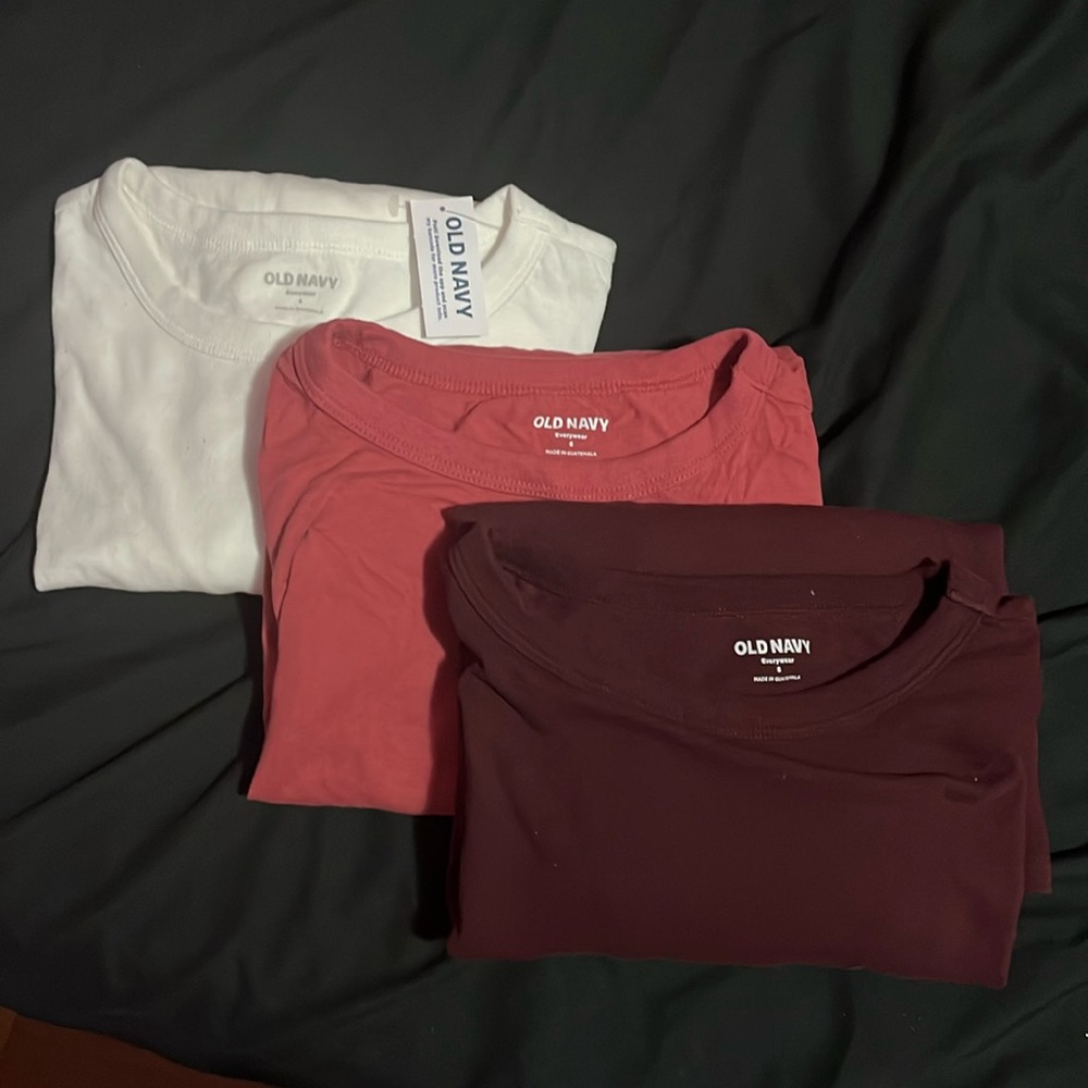 Old Navy long sleeve everywhere tee